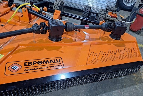 Аэродромная широкозахватная прицепная косилка WRM 620